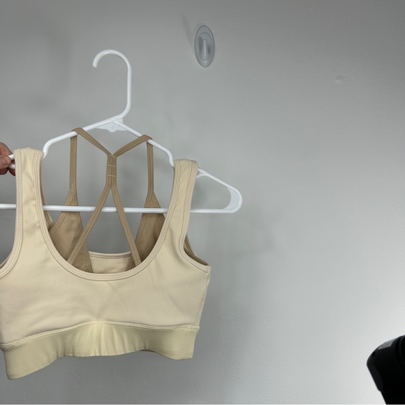 Bo+Tee Layered Keyhole Sports Bra Athletic Top Workout Tank Cream Size XS - Picture 6 of 15